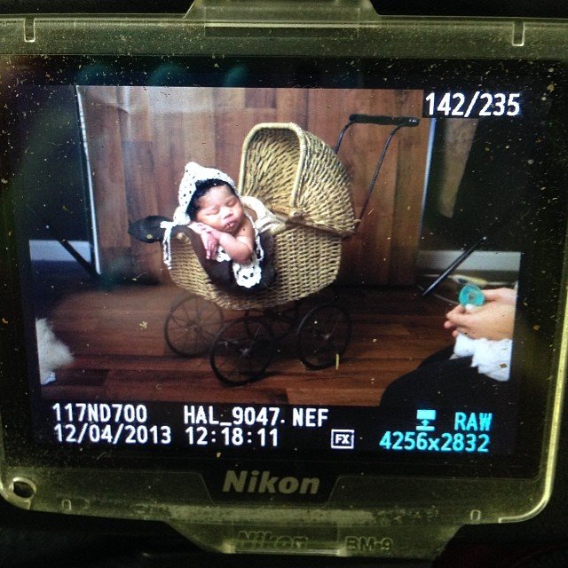 Read more about the article Omg, look at who I got to play with today!! SO cute!!! #projectlife365 #backofthecamera
